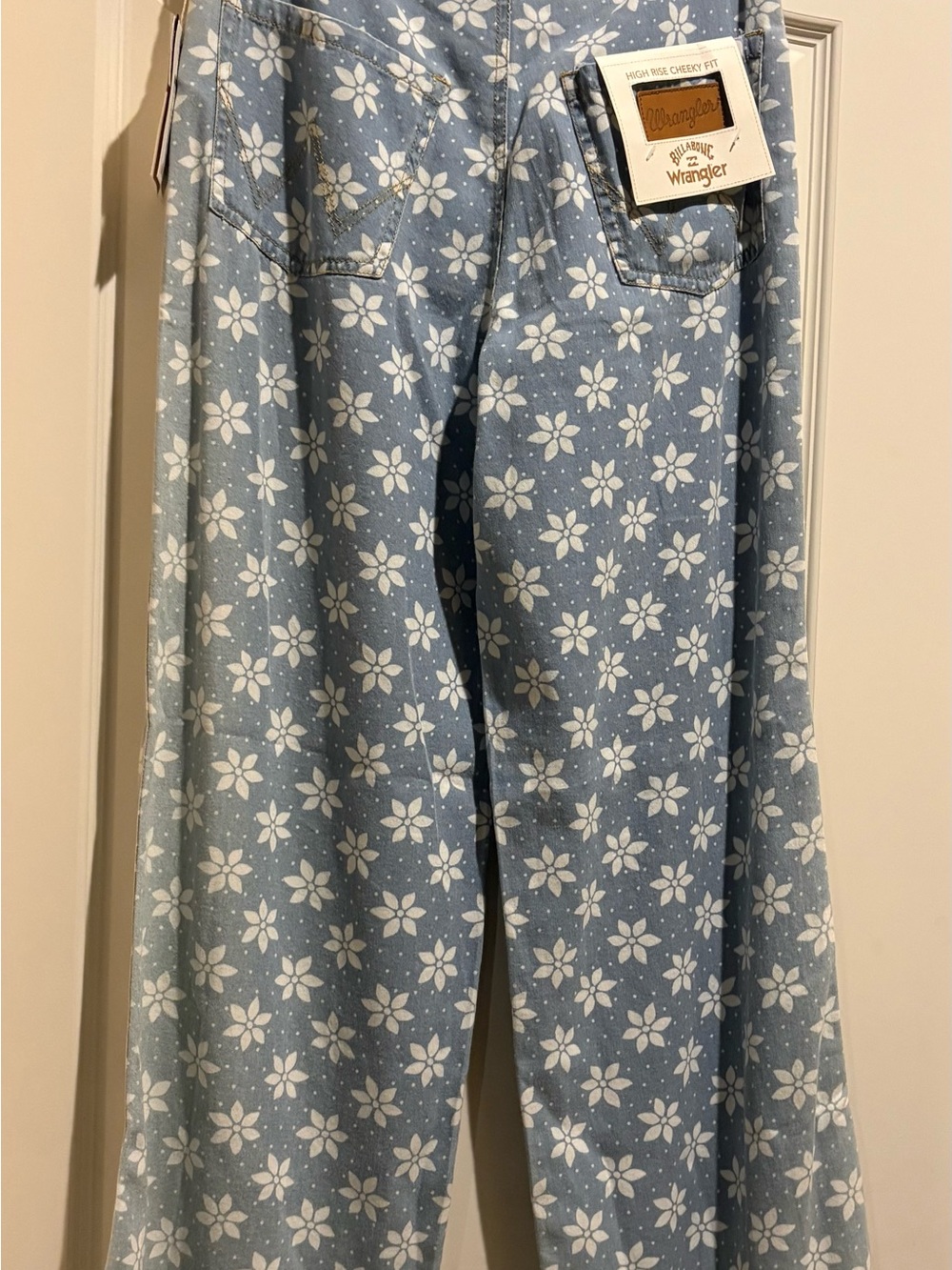 Billabong X Wrangler Women’s High Rise Perfect Pair Floral Print Straight Crop - Picture 6 of 7